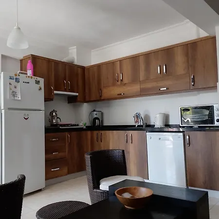 Kadinlar Denizine 100 Metre Apartment *