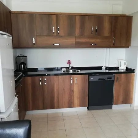 Kadinlar Denizine 100 Metre * Kusadasi