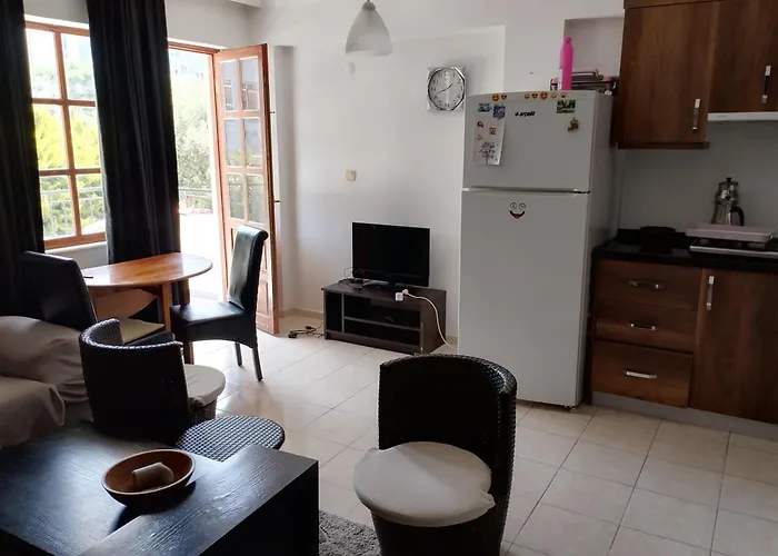 Apartamento Kadinlar Denizine 100 Metre Kusadası