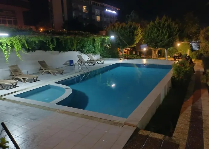 Kadinlar Denizine 100 Metre Kusadası