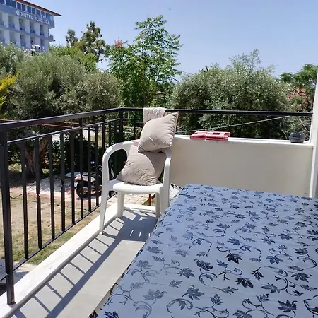 Kadinlar Denizine 100 Metre * Kusadası