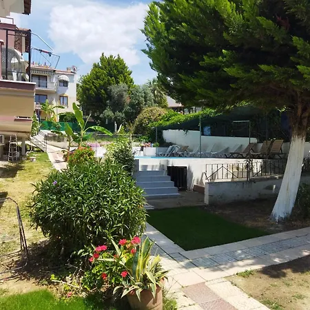 Kadinlar Denizine 100 Metre Apartment