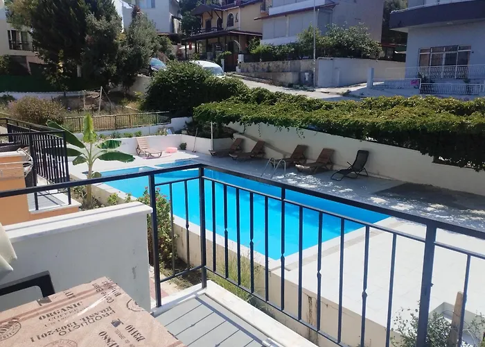 Kadinlar Denizine 100 Metre Apartmán Kusadası